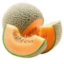 Melon frais entier vendu à l’unité, fruit sucré et juteux apprécié au Cameroun